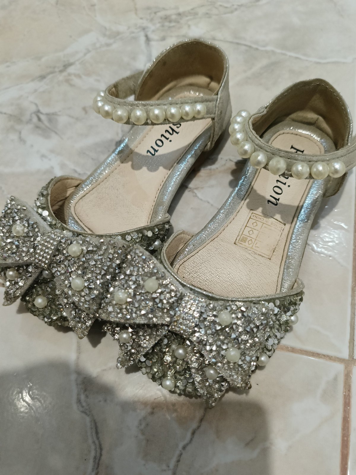 Chaussure pour fille pointure 26/27