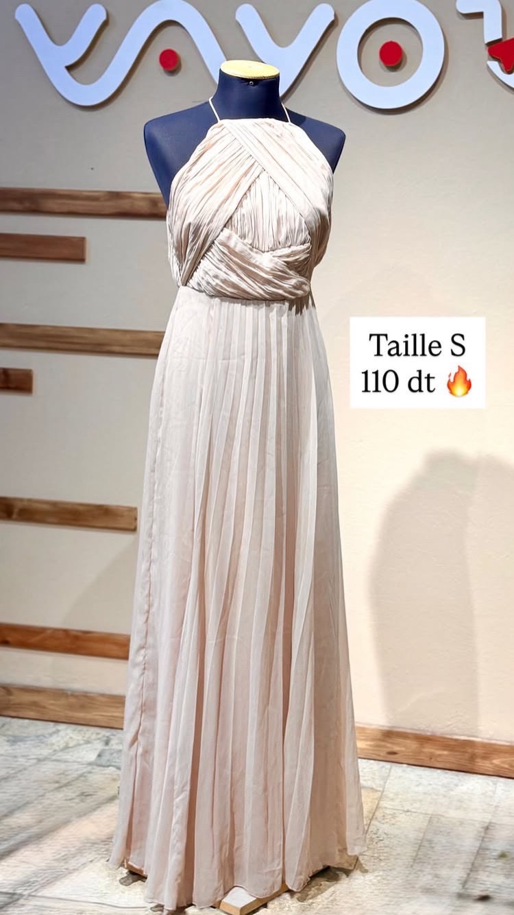 Robe avec étiquette 