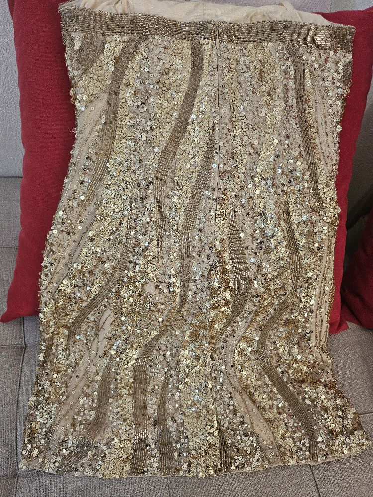 Jolie robe doré 
