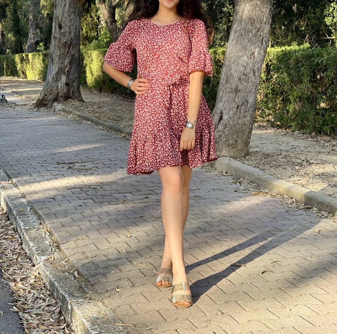 Robe rouge fleurie