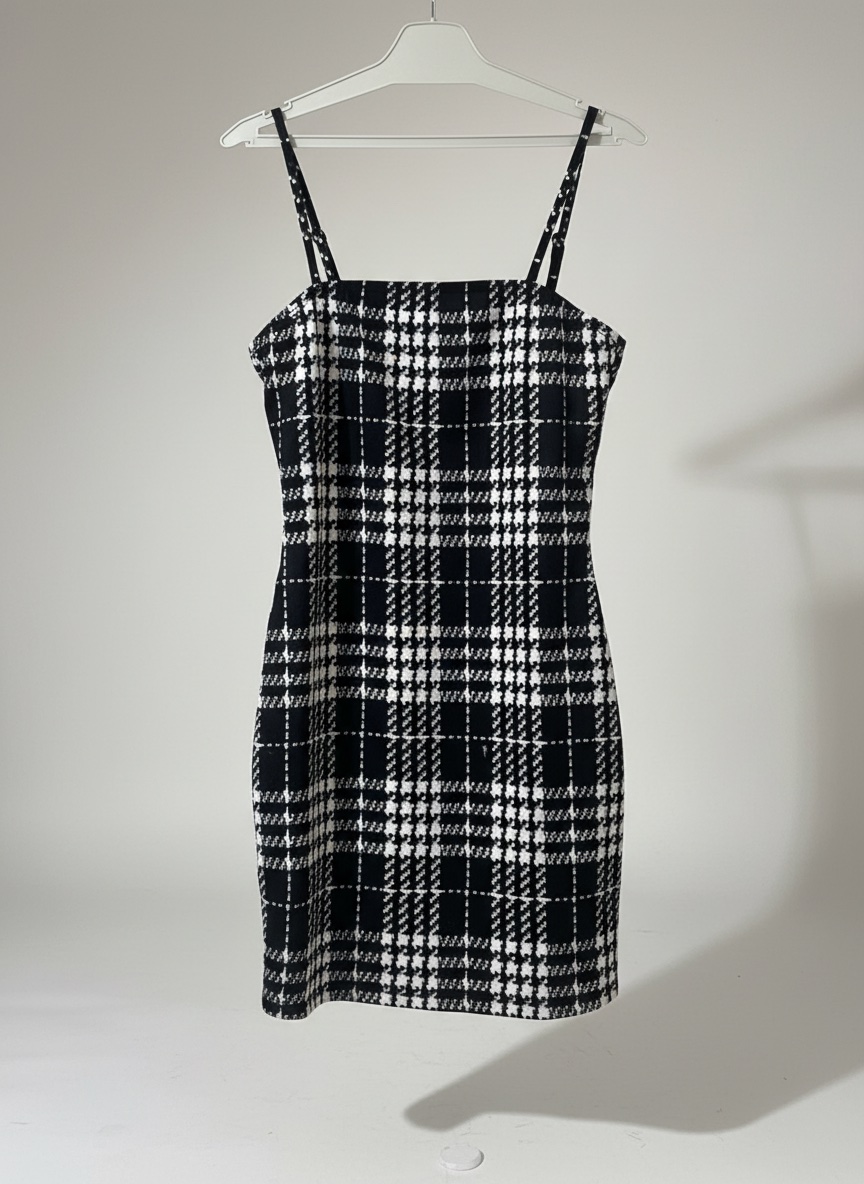Robe à carreaux noir et blanc
