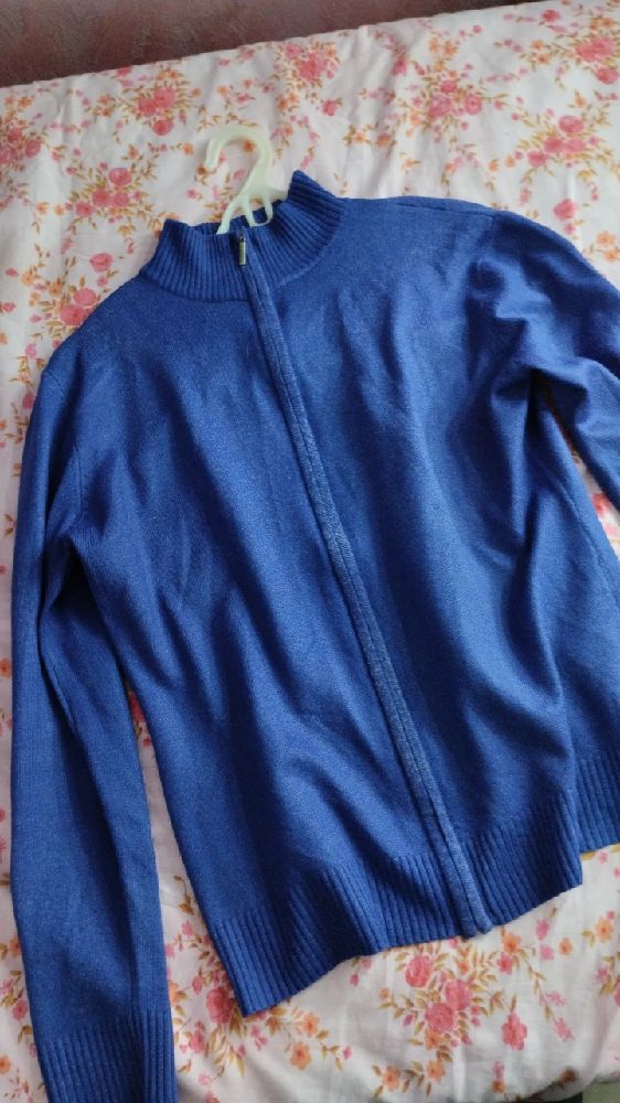 Profitez gilet bleu roi neuve😍😍😍