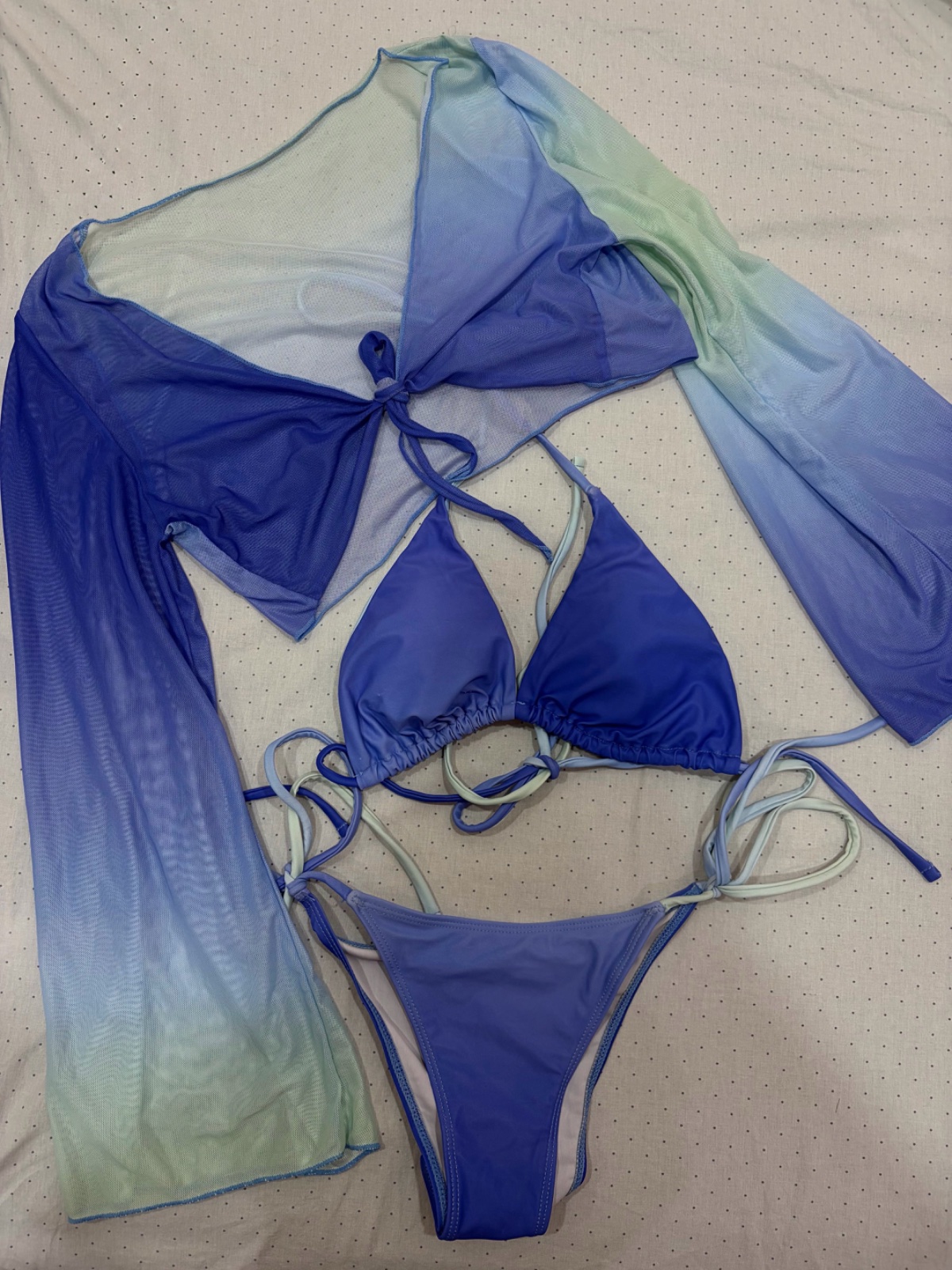 Ensemble bikini 3 pièces bleu/vert avec kimono en tulle 