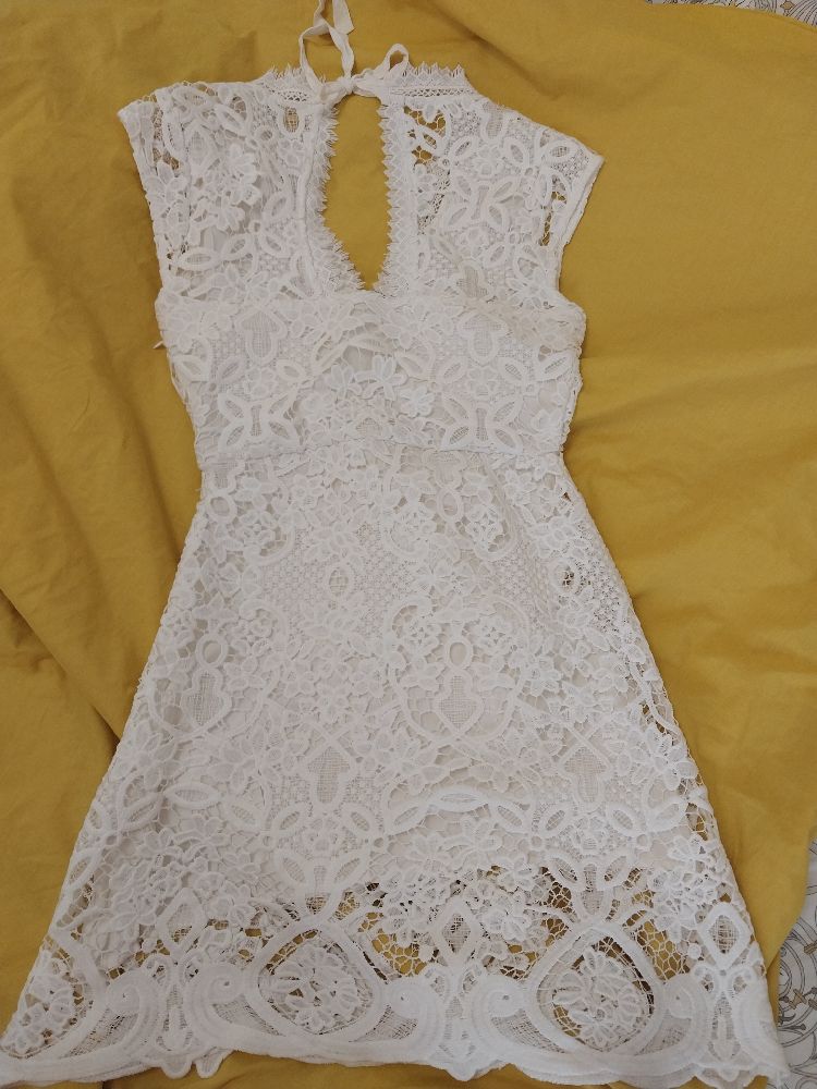 Robe blanche broderie 