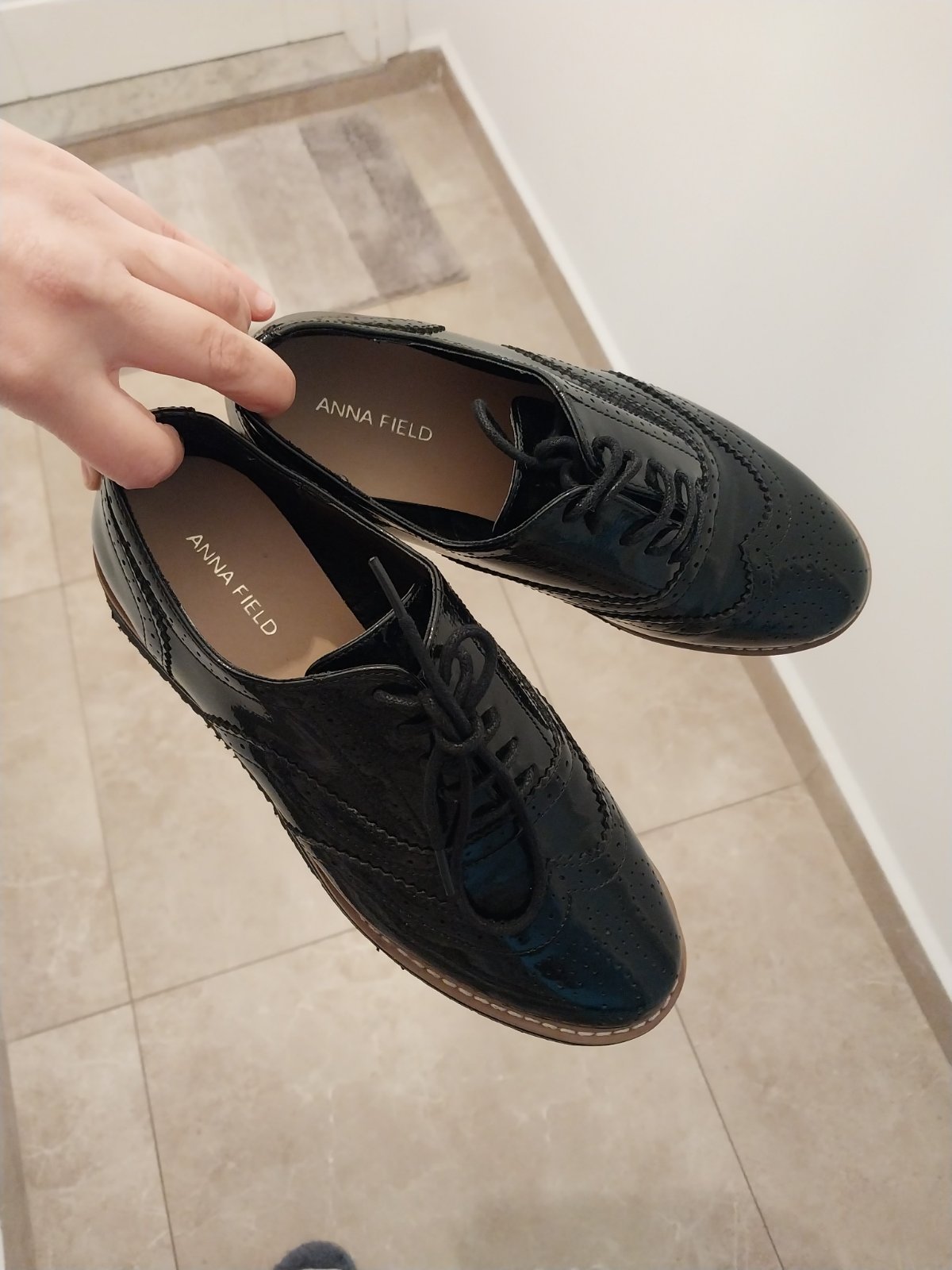 Derbies anna field 