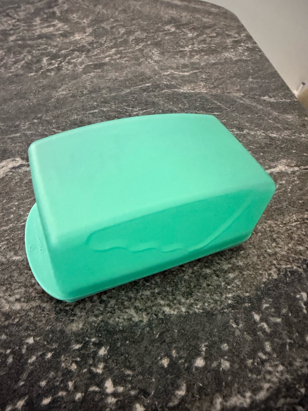 Un beurrier Tupperware 