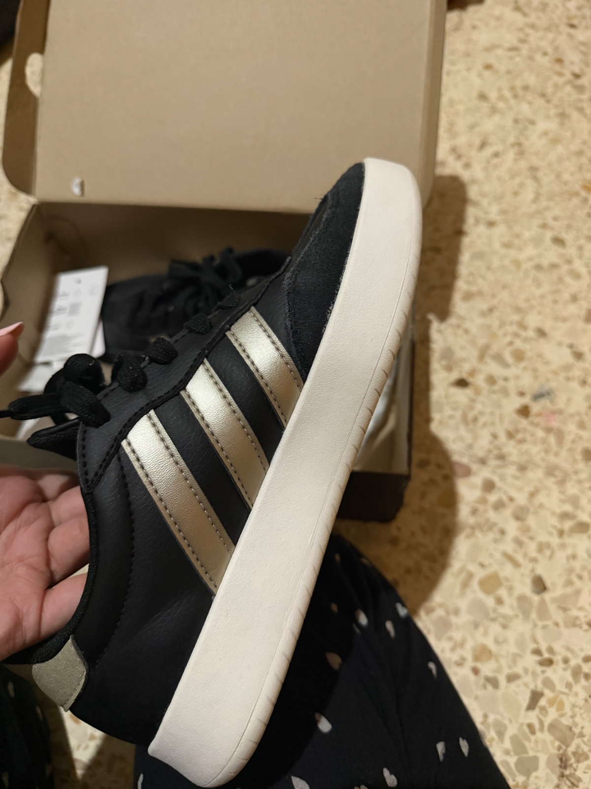 Baskets Adidas, modèle Barreda, en promo.