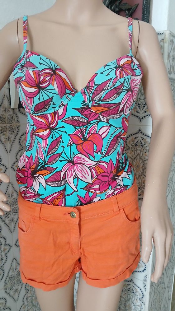 Short avec haut style maillot 