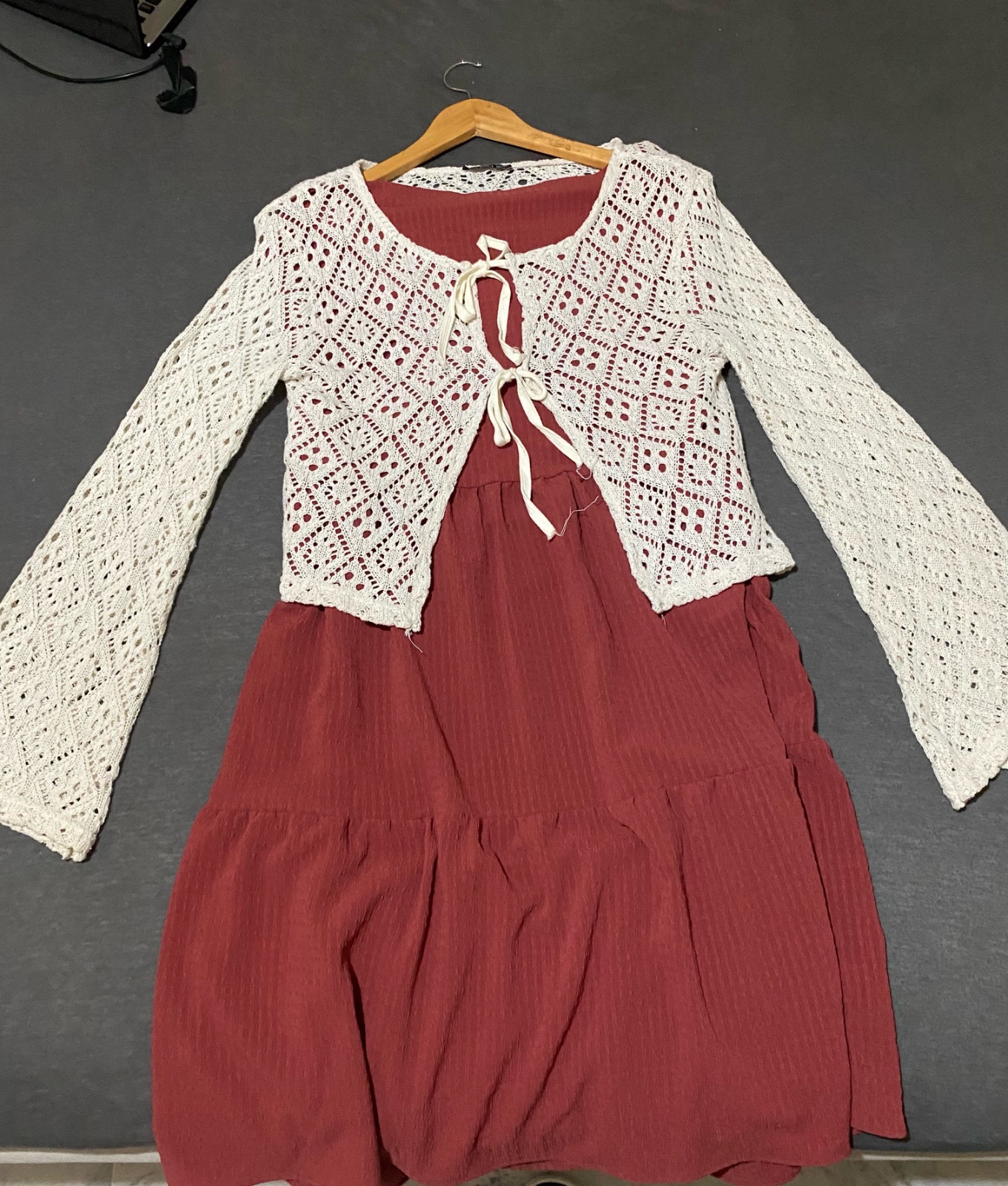 Gilet court en maille ajourée couleur écru 🤍