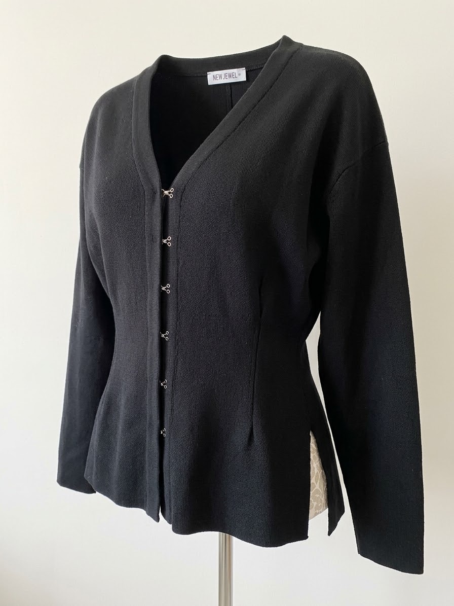 Gilet noir ajusté à crochets et fentes latérales 🖤