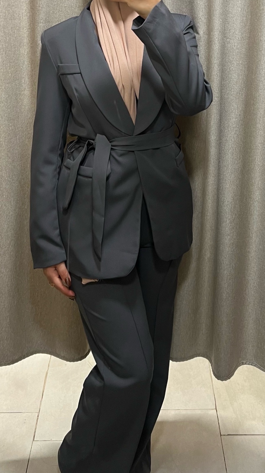 Ensemble gris blazer et pantalon