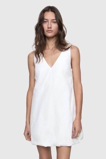 Robe courte fluide blanche à col en V Zara
