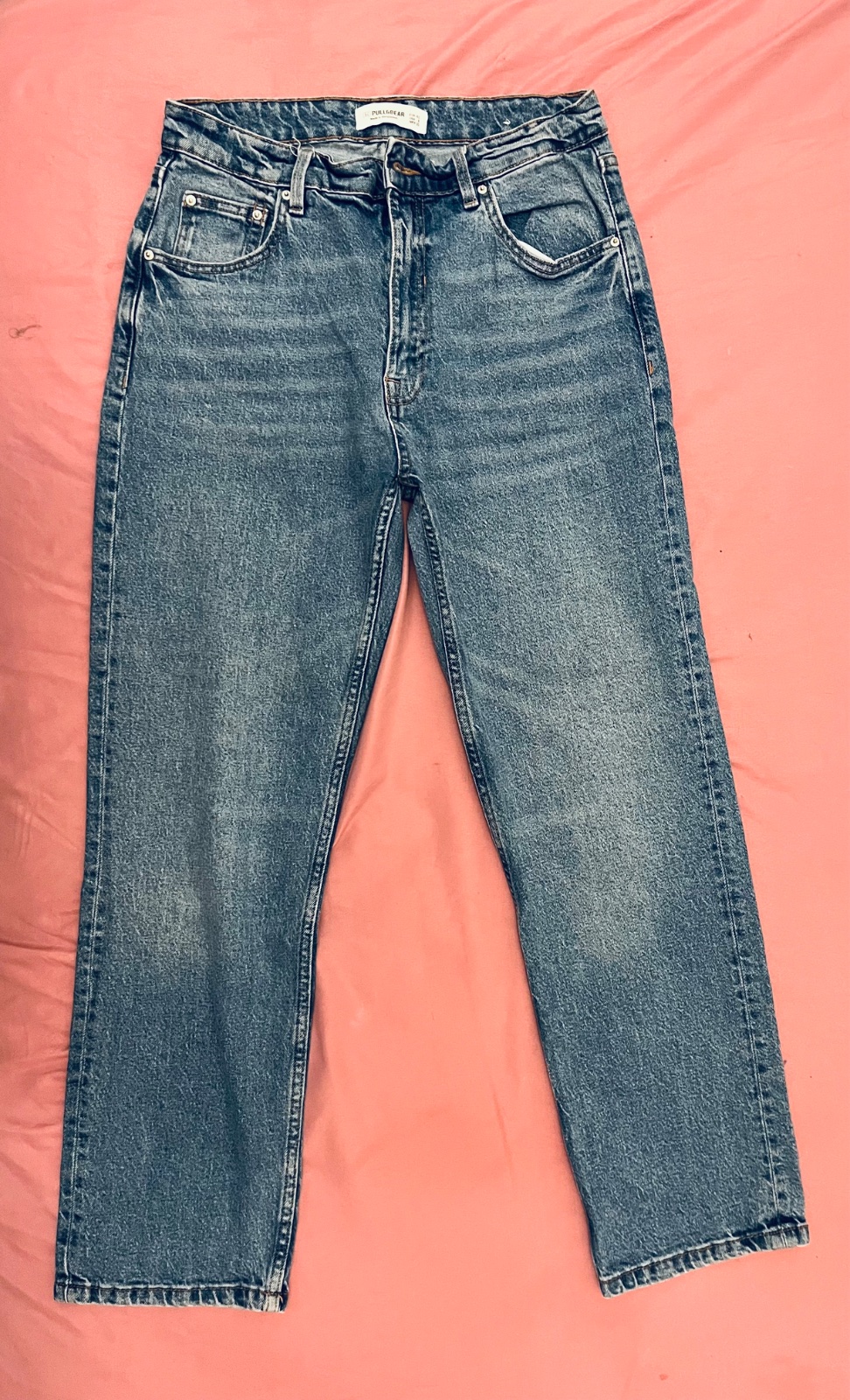 Jean bleu de coupe mom de la marque Pull&Bear