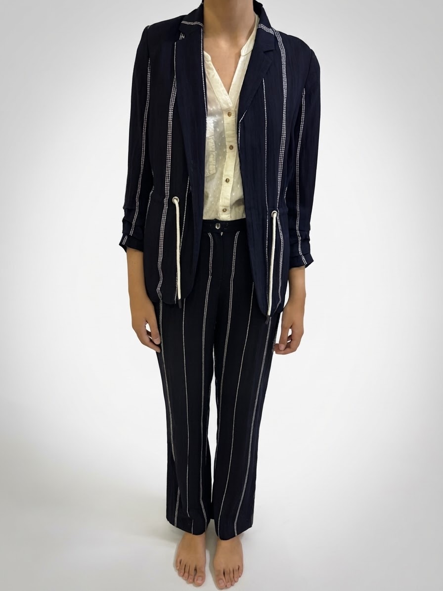 Tailleur punt roma taille 38 bleu marine raye
