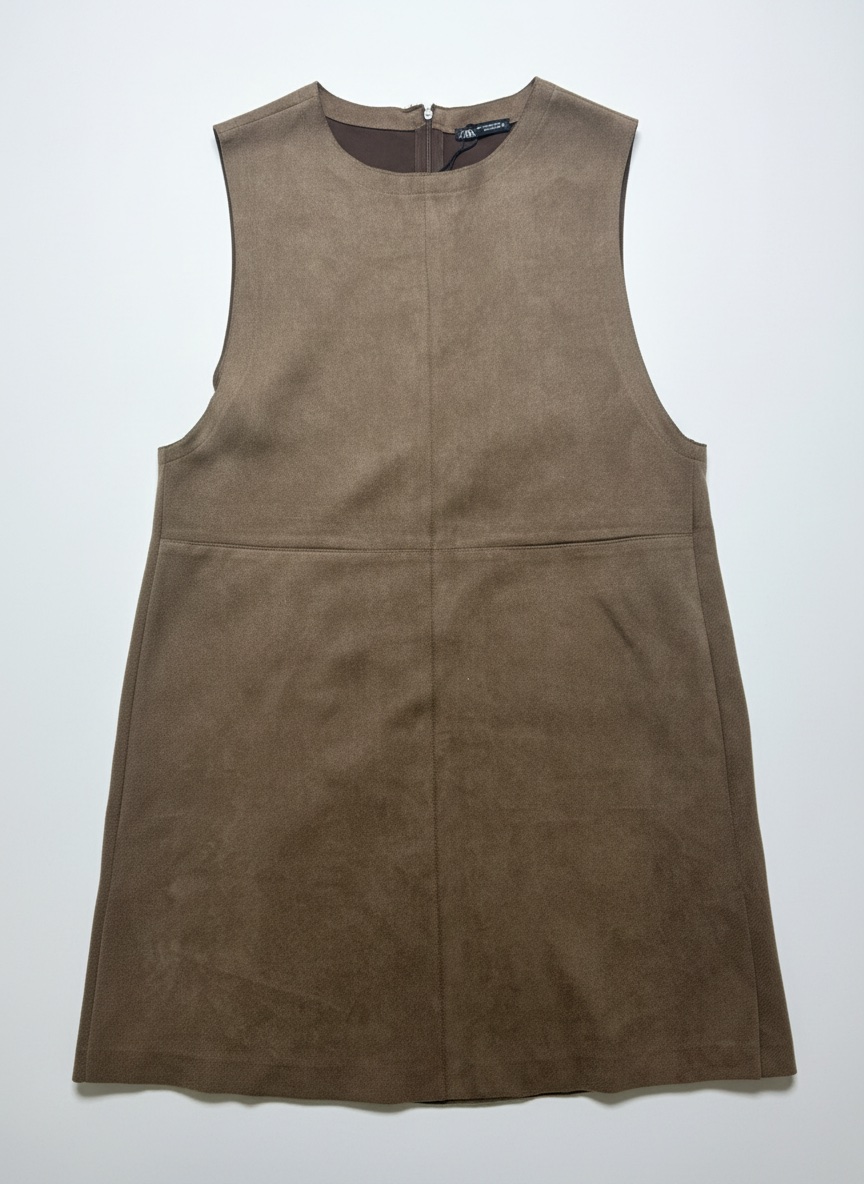 Robe en suédine légère kaki de chez Zara