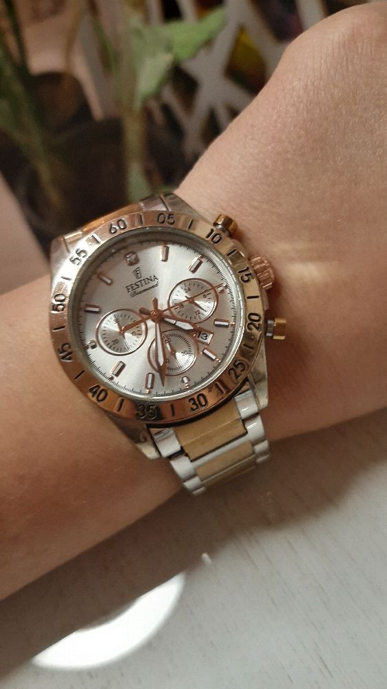 Montre Festina portée quelques fois en très bon état 