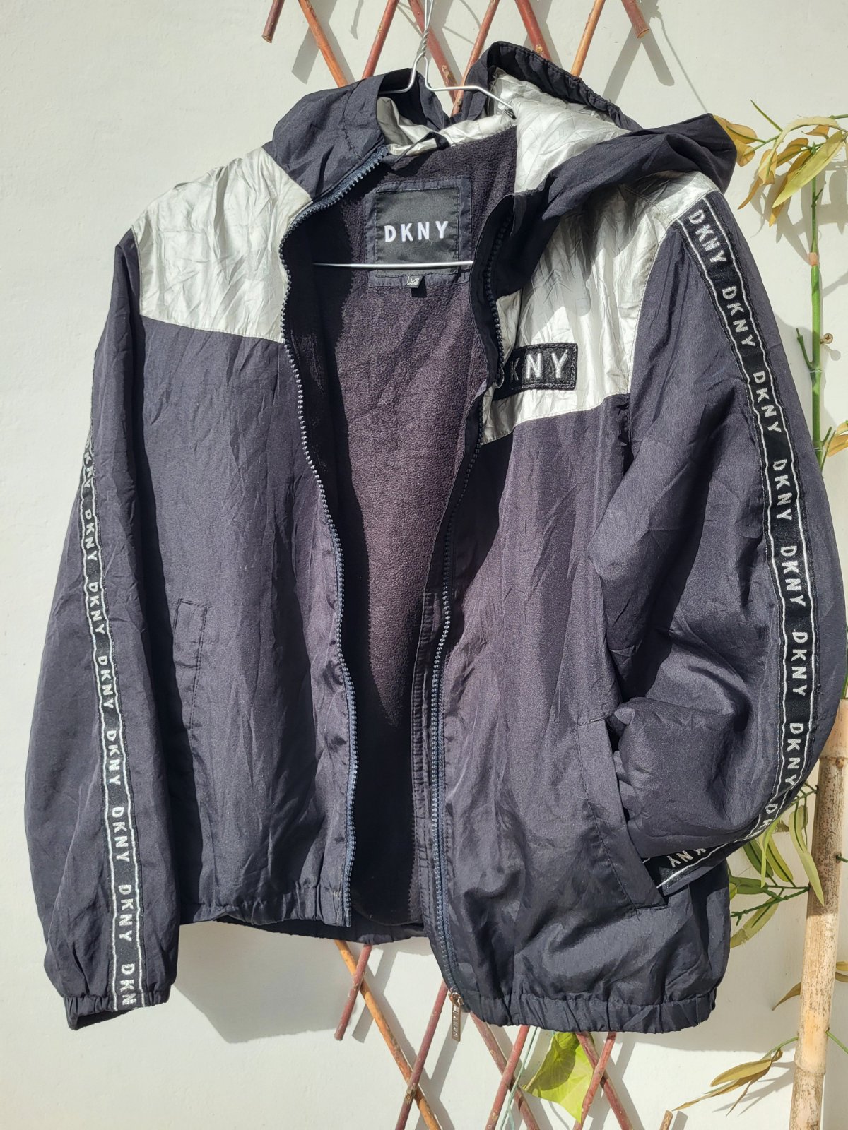 Veste DKNY en bon état 