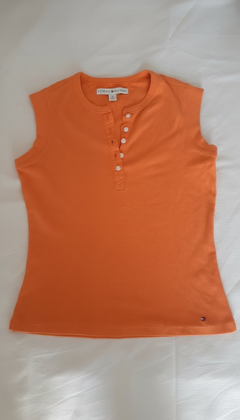 T-shirt Tommy en bon état 