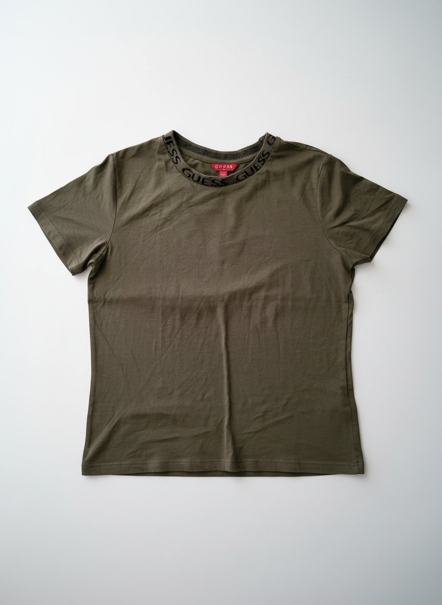 Pull Guess authentique en excellent état 