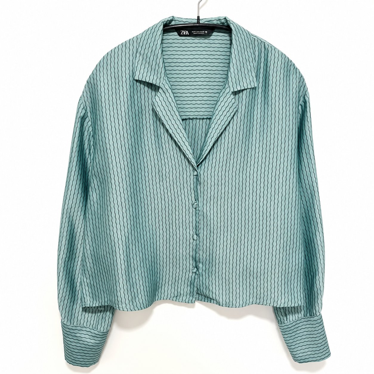 Chemise courte Zara en satin 