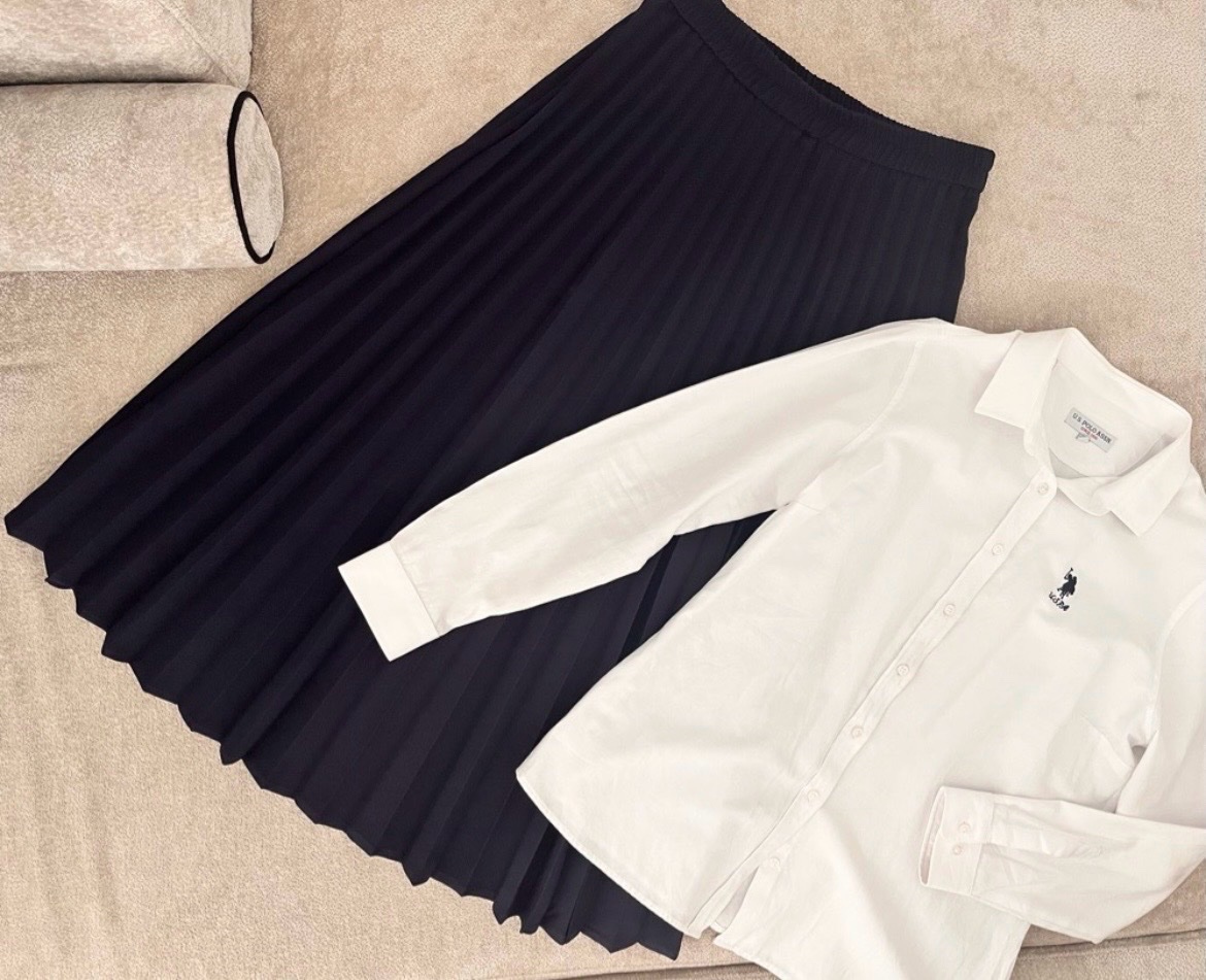 Ensemble jupe plissee et chemise Marque polo