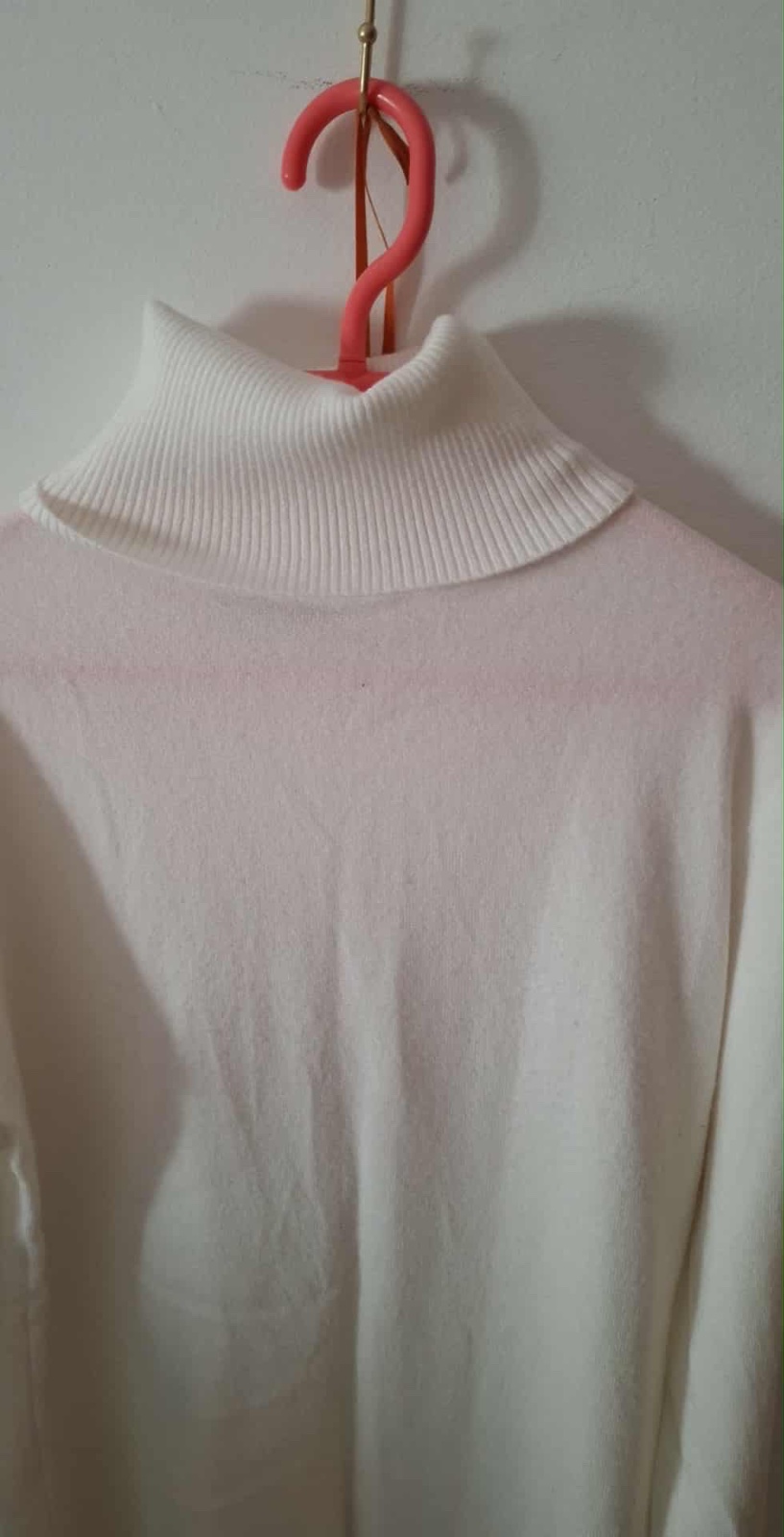 Pull col montant