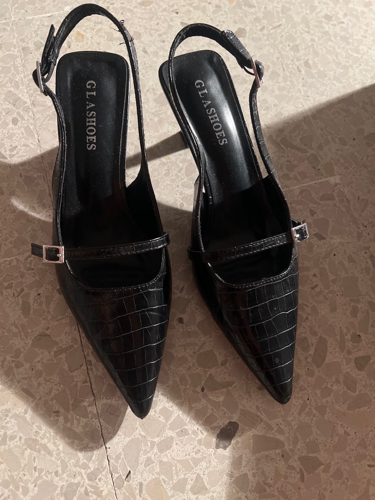 Escarpins slingback noirs effet croco à bout pointu