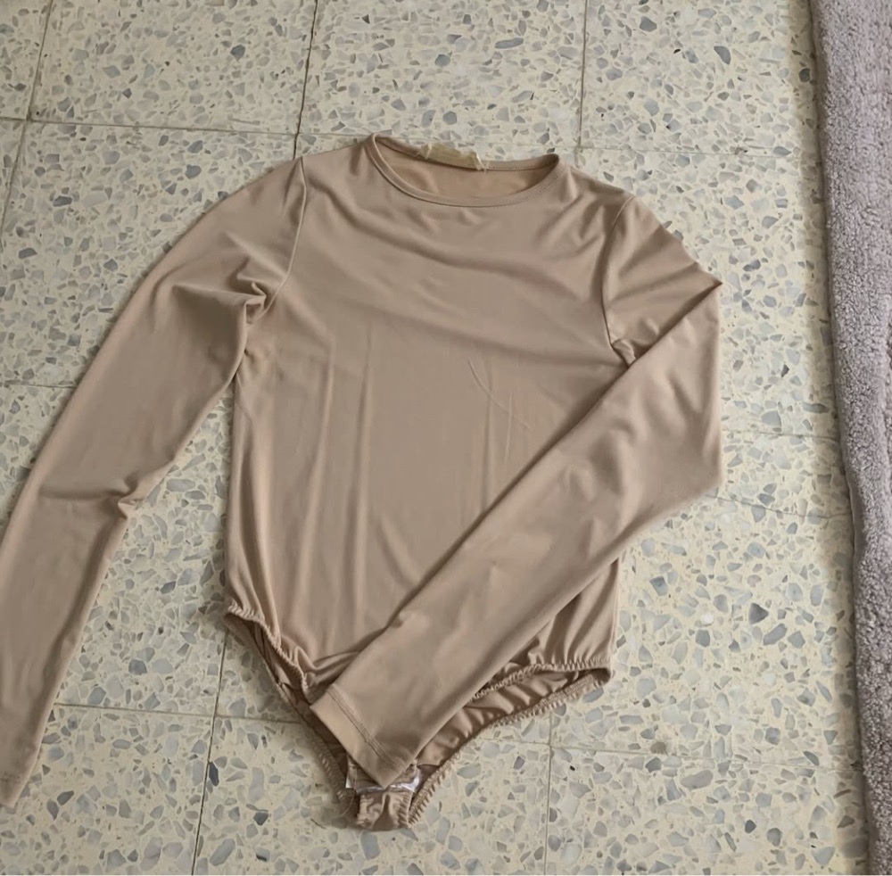 Basic nude long sleeves