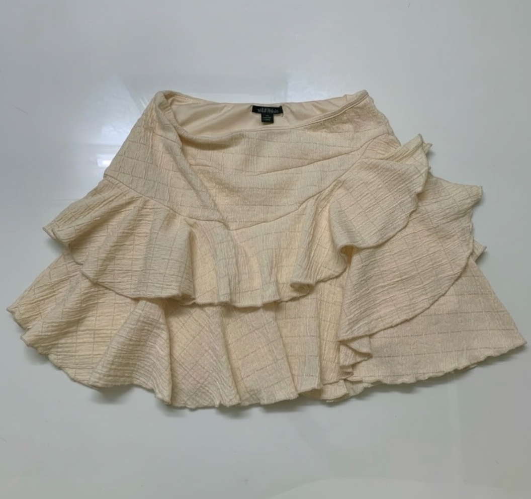 Flowy short skirt