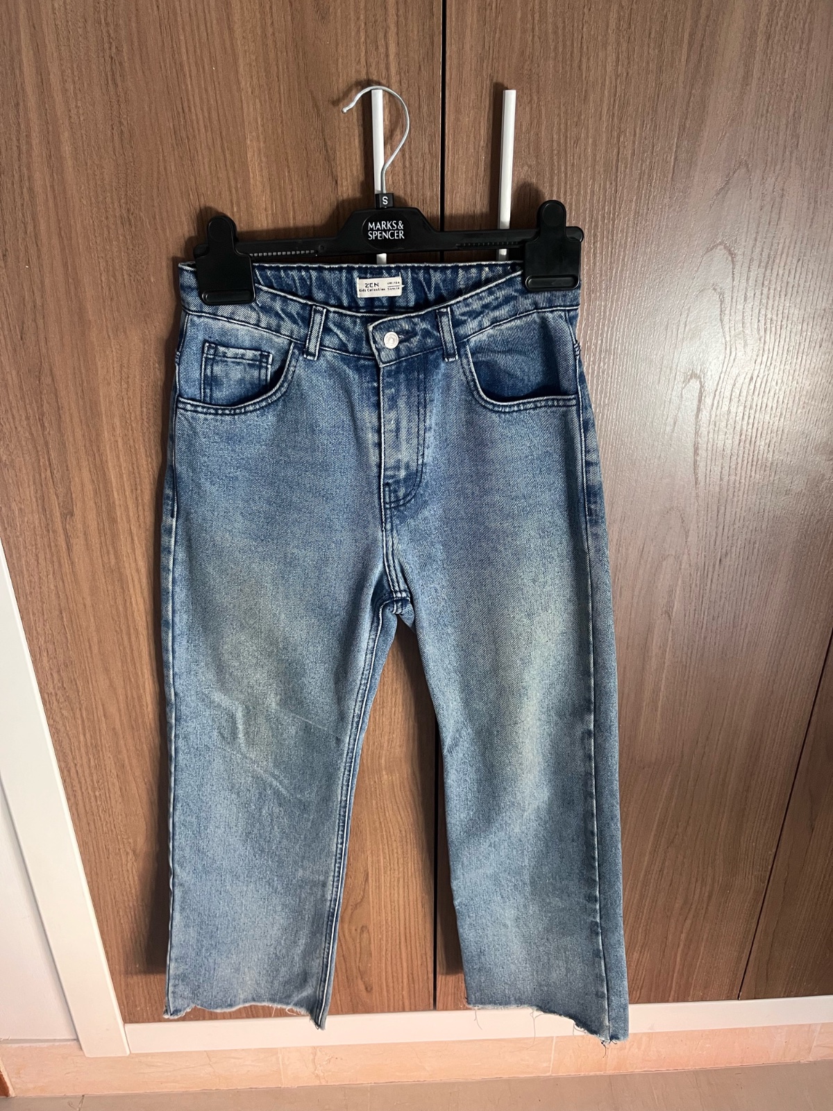 Jean bleu foncé de la marque zen taille 16 ans 