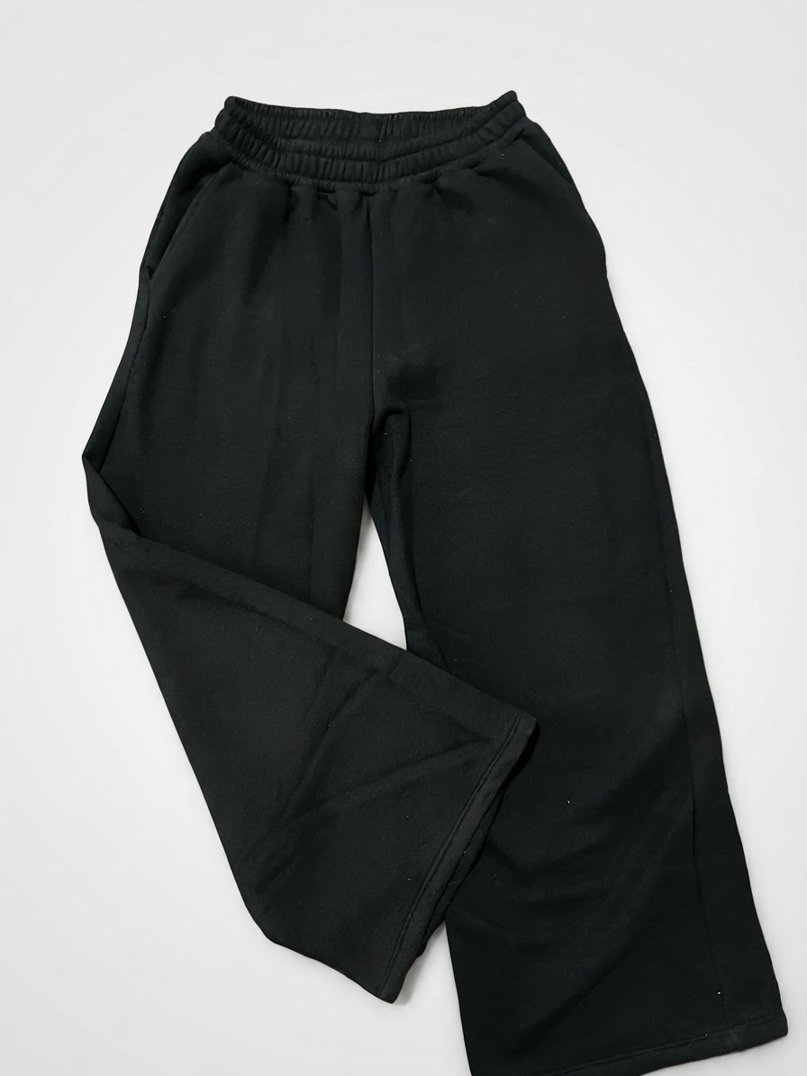 Jogging noir de chez nawara taille 16 ans 🖤
