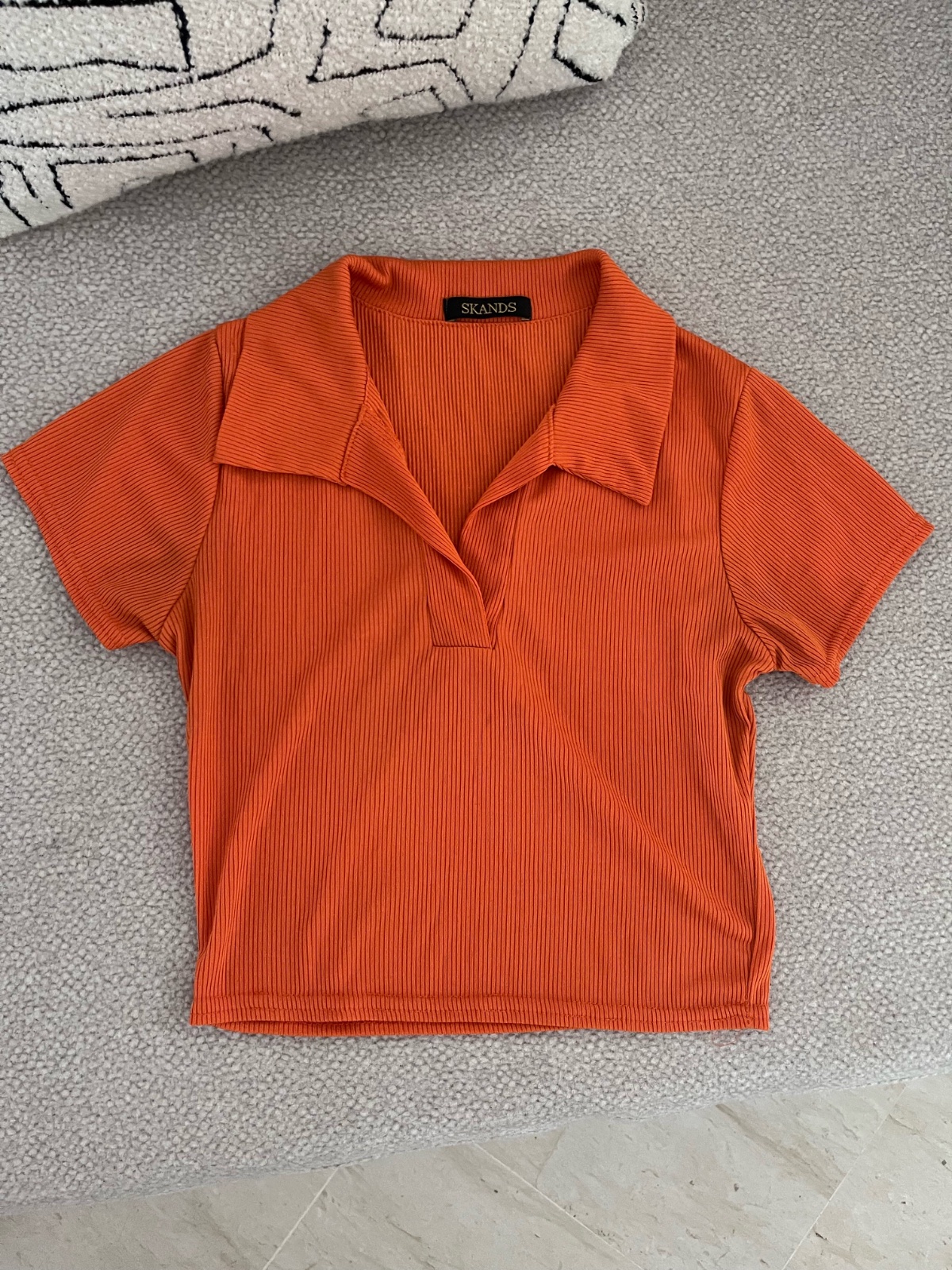 Top orange de la marque SKANDS 
