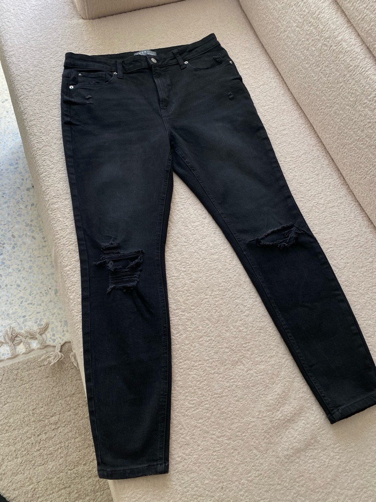 Pantalon jean noir femme en très bon etat