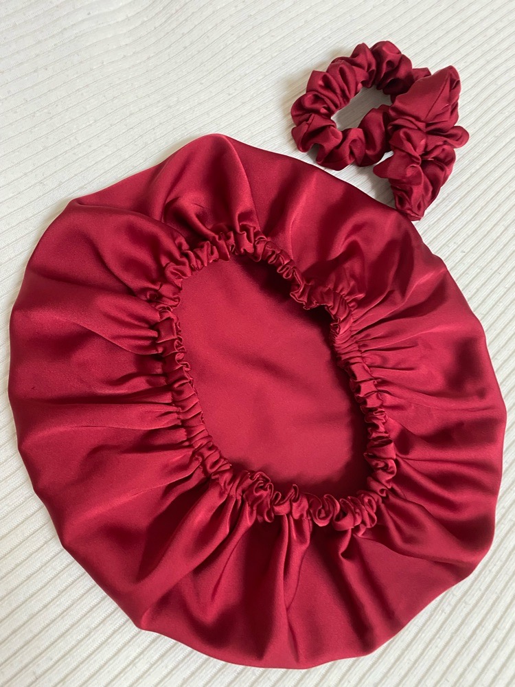 Bonnet en satin+2 chouchous burgundy🍒❤️
