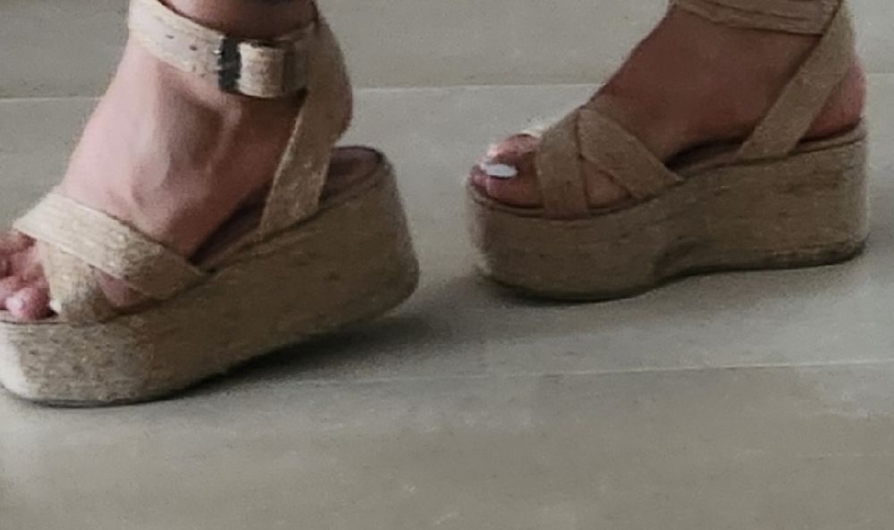 Compensées beige très confortable 