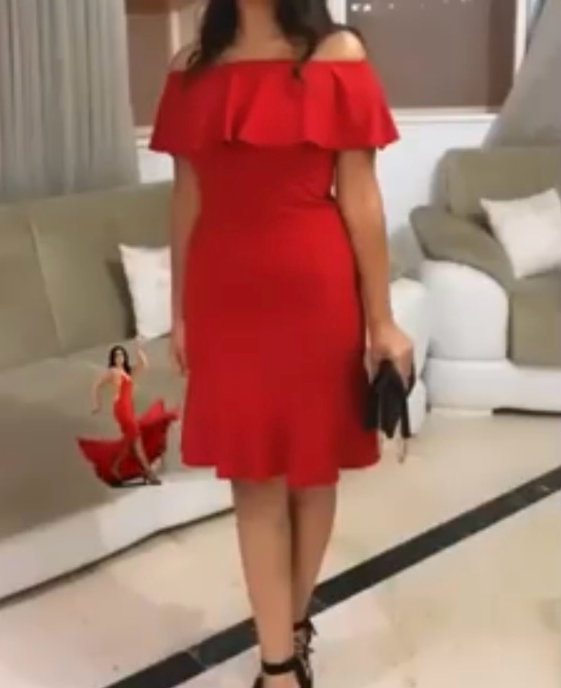 Robe midi à épaules denudées
