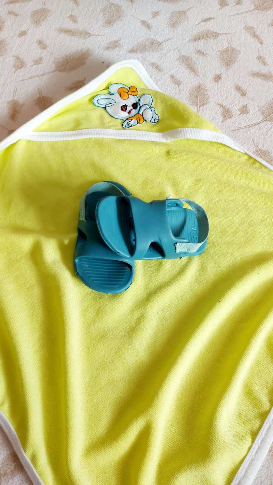 Cap de bain + claquette taille 21..22