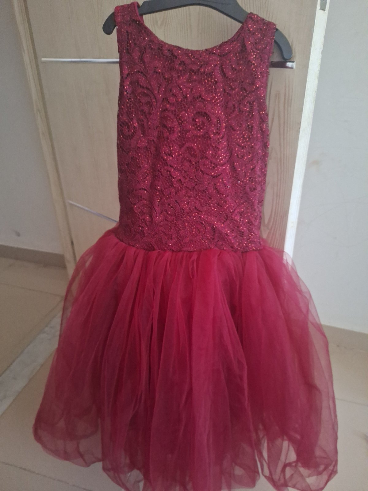 Très belle robe de soirée pour fille, couleur rouge bordeaux brillante ❤️