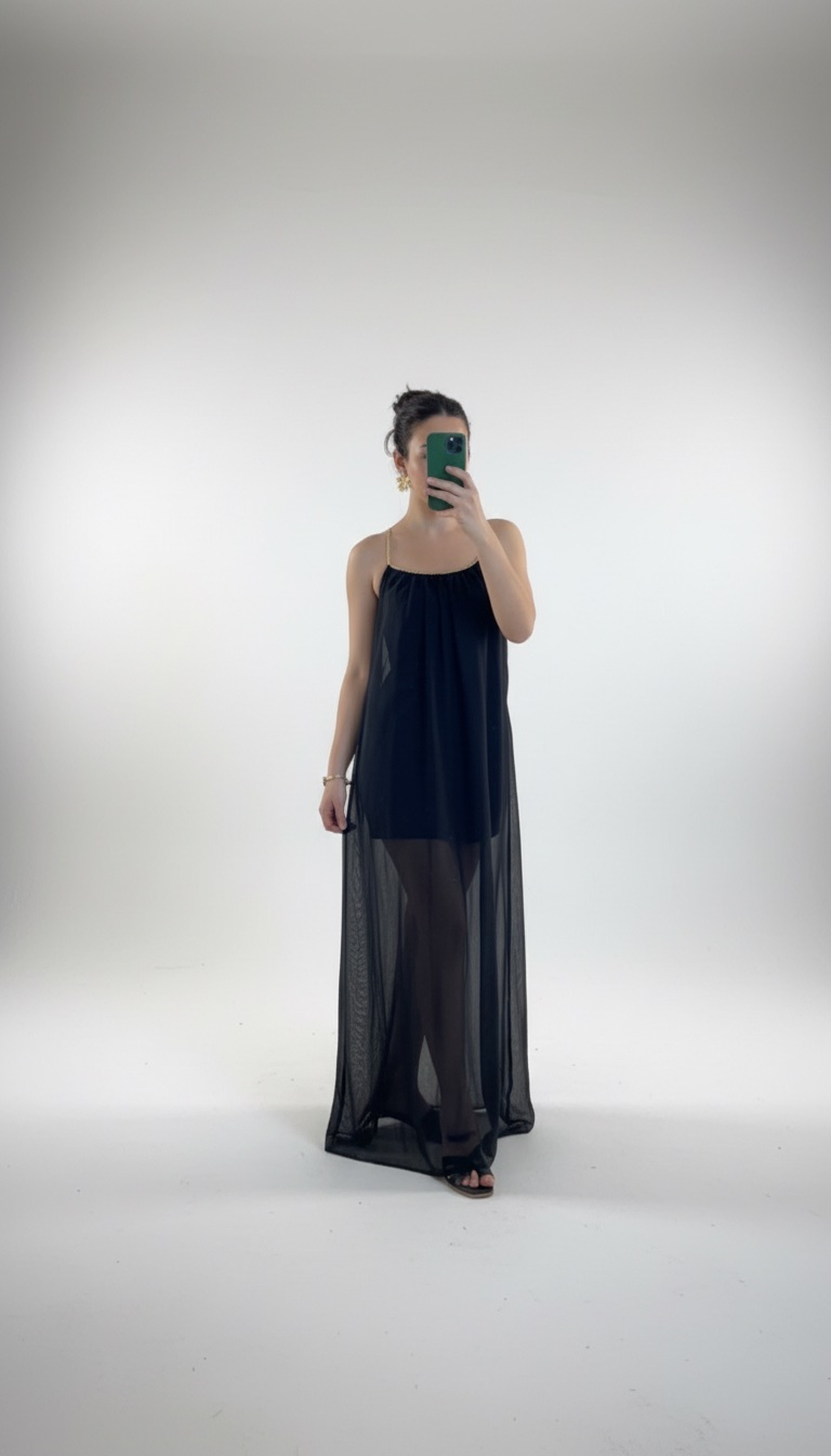 Robe noir avec bretelles doree 