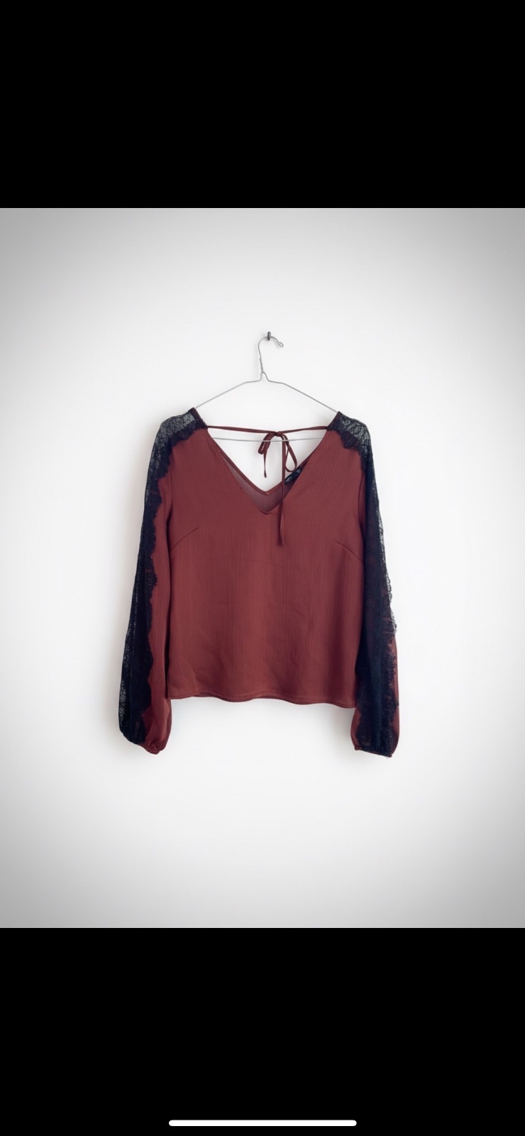 Chemise h&m avec manches en dentelle 