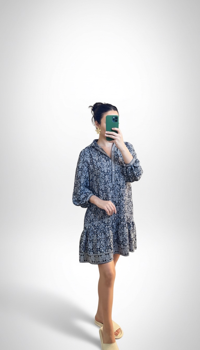Mini-robe noire à imprimé floral 