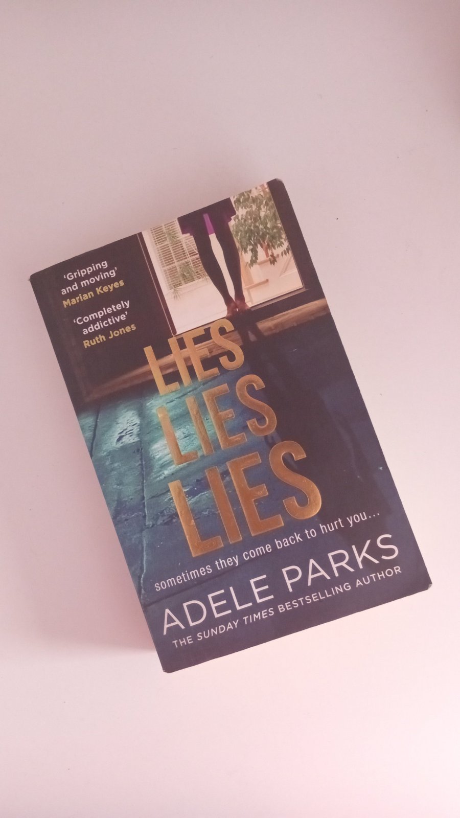 Roman Anglais Lies Lies Lies
