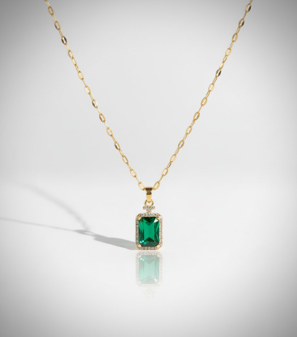 Collier avec Motif en zirconne inoxydable 