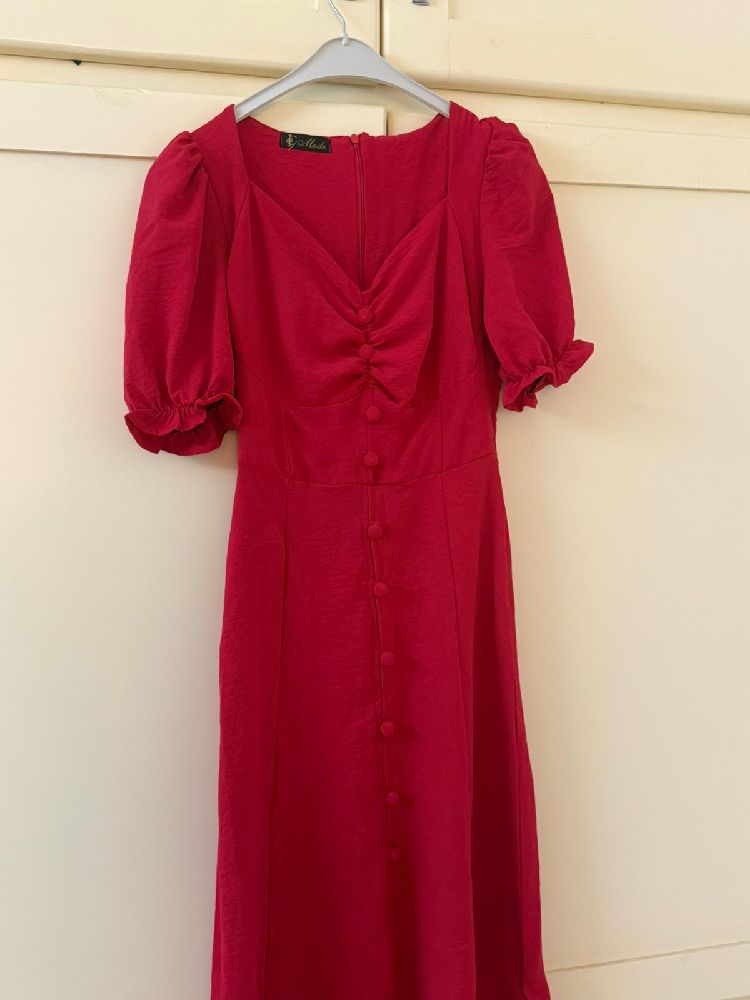 Robe rouge trés stylé