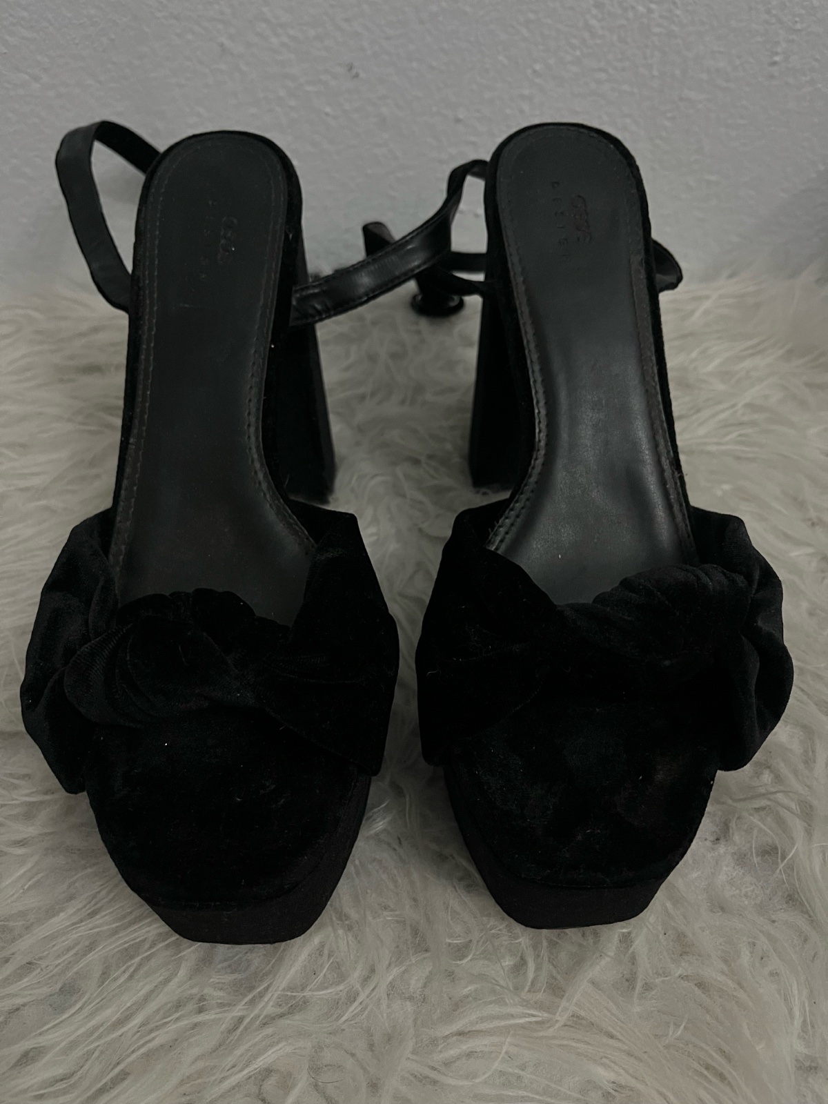Heels black