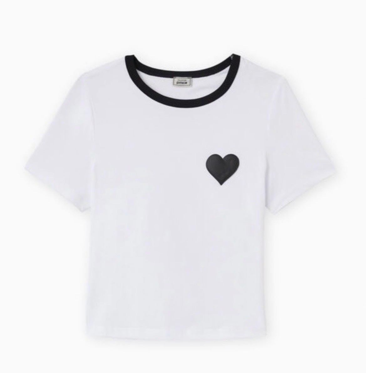 T-shirt court blanc avec cœur et col contrasté noir