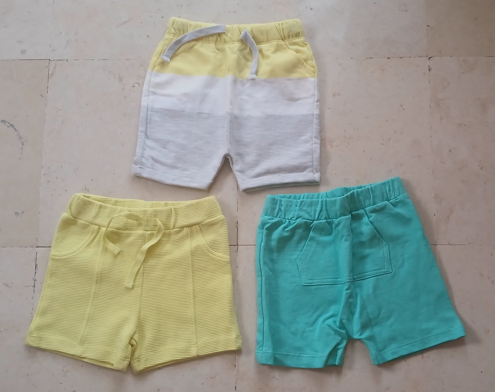 Shorts bébé 9 - 12 mois