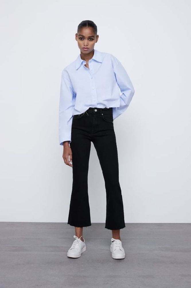 Jean zara coupe flare crop couleur gris foncé