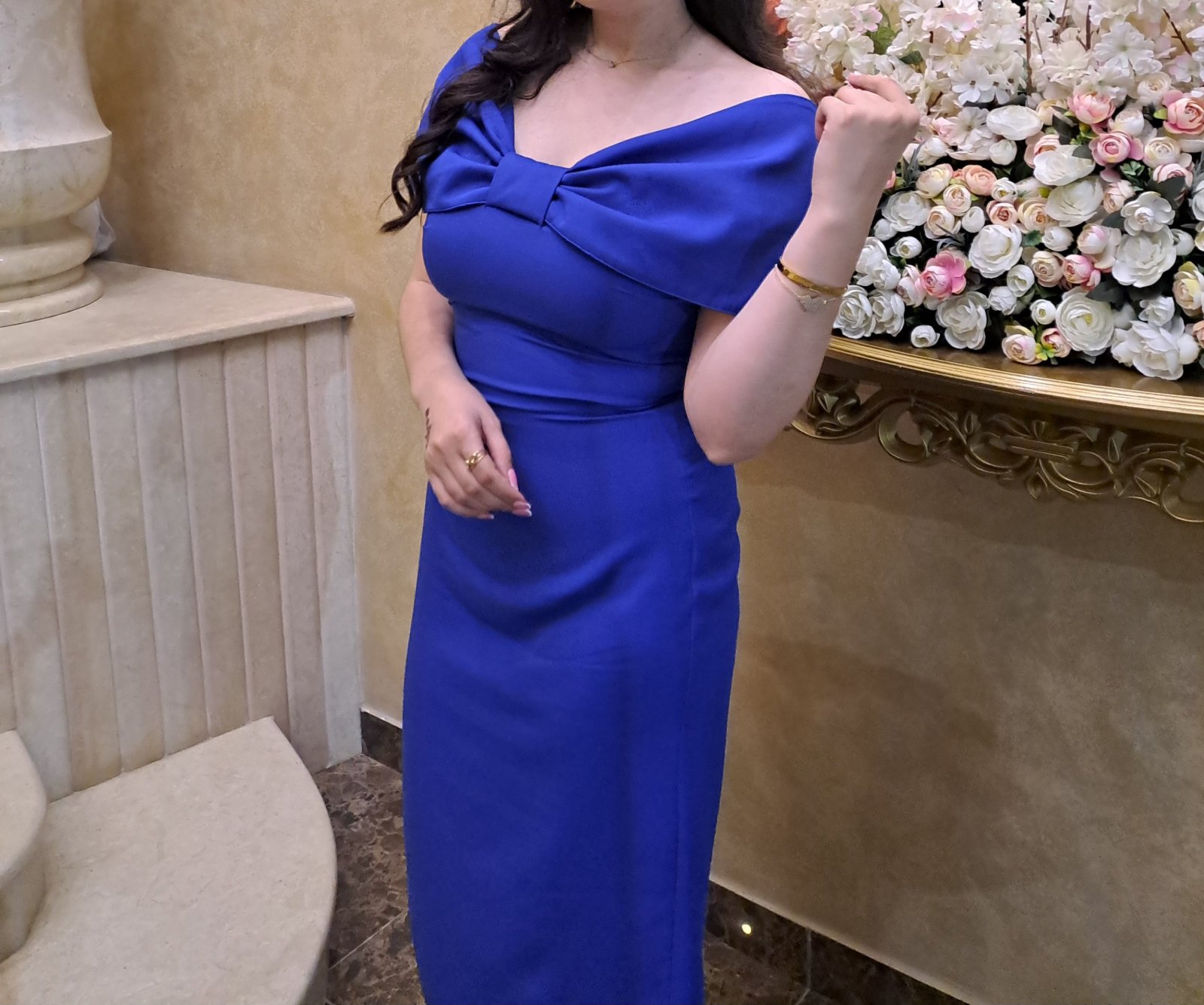 Robe bleu taille M mi longue en très bon état portée une seule fois