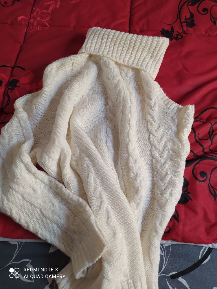 Un très joli pull en laine 
